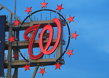 Fan goes into cardiac arrest during Nationals game